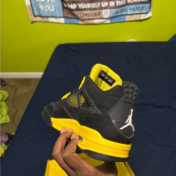 Air Jordan 4 Retro Thunder Black Yellow size 9.5 - Picture 5 of 5